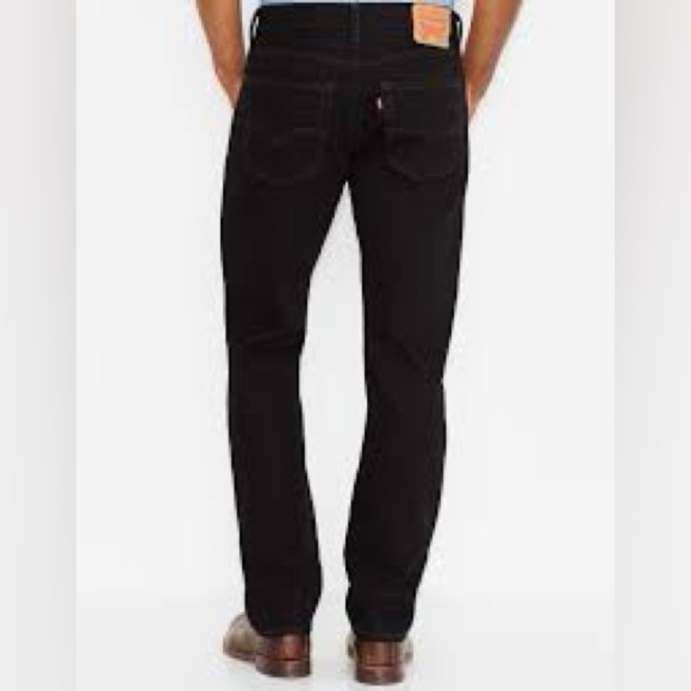 NWOT Levi's Men's 505 Regular Mid Rise Regular Fit
Straight Leg Jeans - Black
